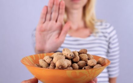 Quais alimentos mais causam alergia? alergia alimentar 436x272 - Quais alimentos mais causam alergia?